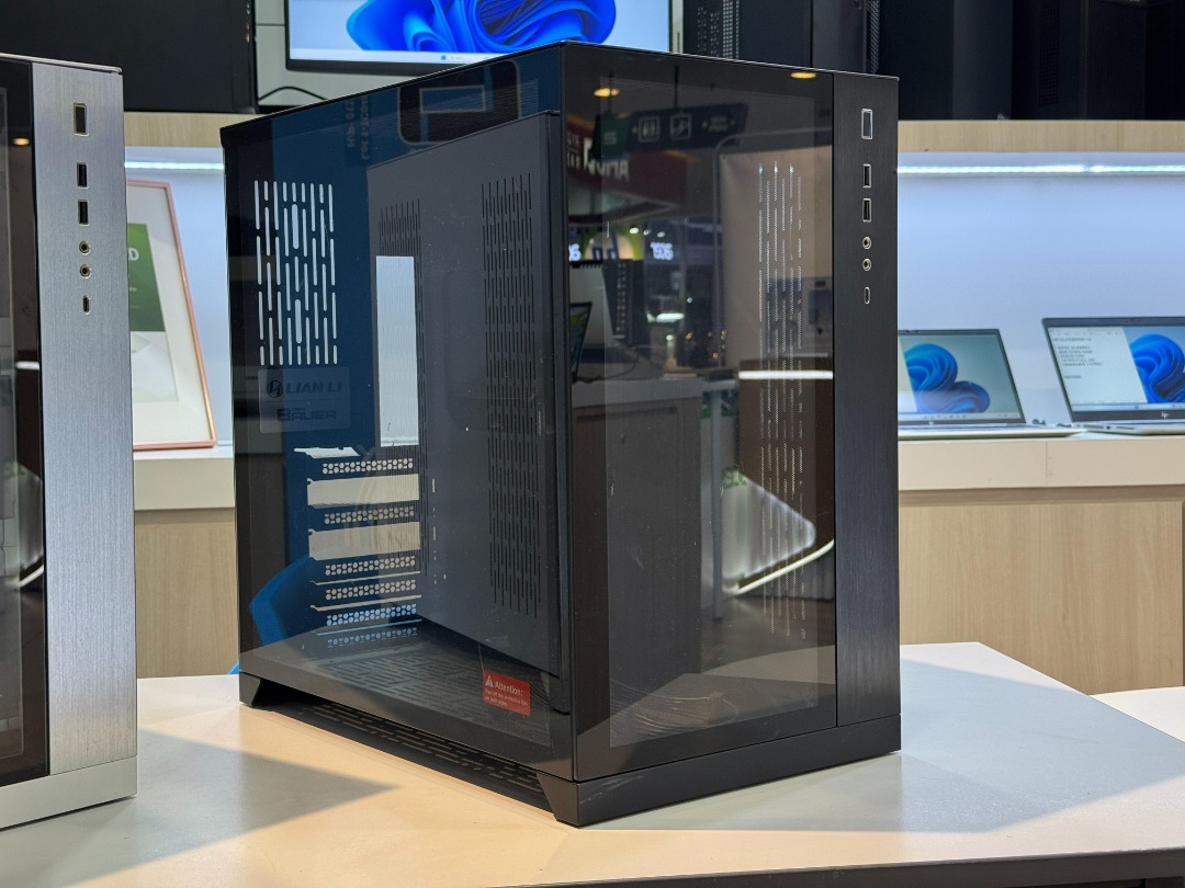 Lian Li O11 Dynamic PC Case, Computers & Tech, Desktops on Carousell
