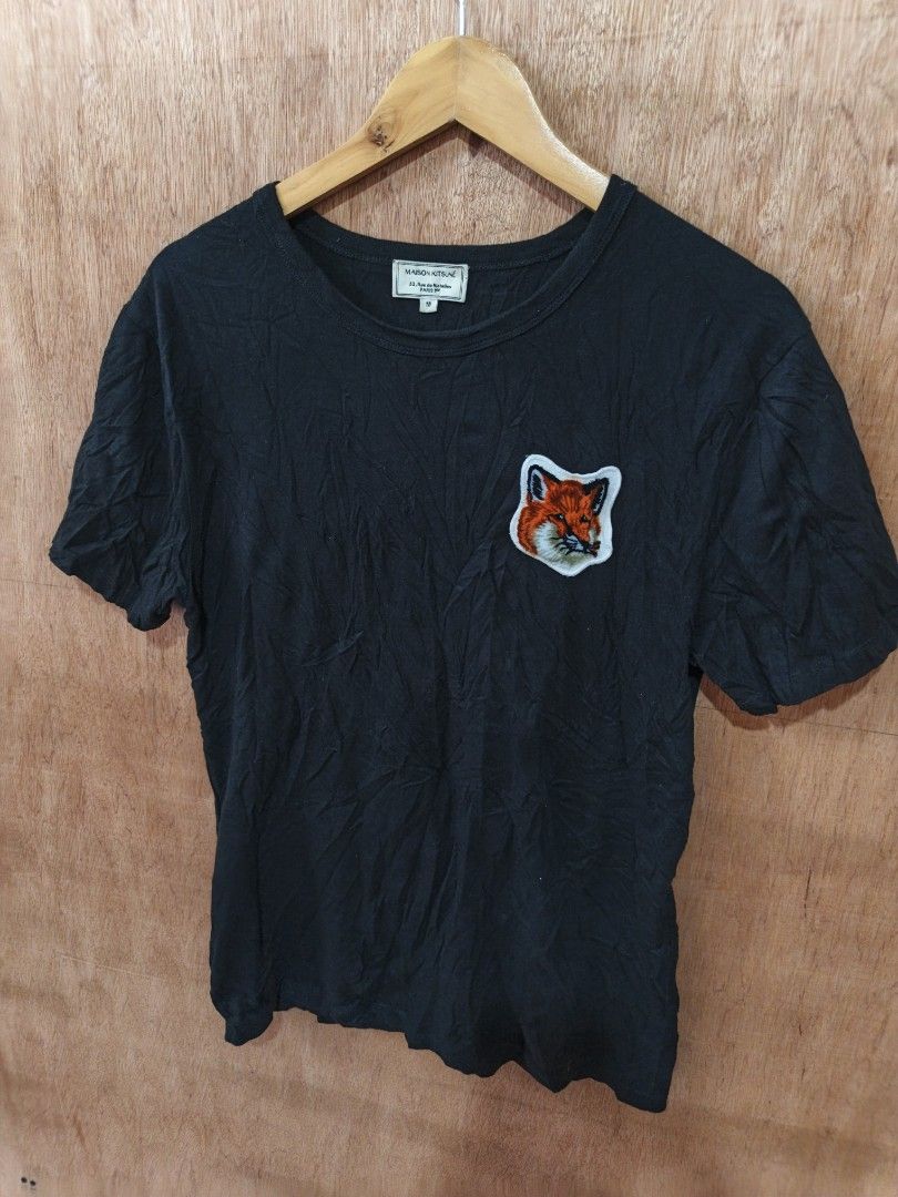 MAISON KITSUNÈ (Category: Luxury Apparel) located in Cebu City. Submitted by papart1993 (Listing ID 1422934512, Image 3). Description: MAISON KITSUNE LARGE VELVET FOX HEAD AS, NEW. MEDIUM 20 W 29 L 📩 .