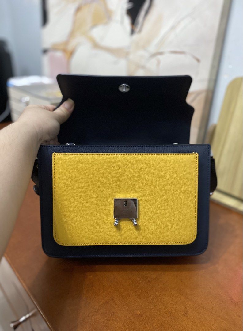 MARNI Trunk (Category: Luxury Bags & Wallets) located in San Mateo. Submitted by kluxuryy (Listing ID 1422993163, Image 2). Description: OFFER YOUR PRICE NEGOTIABLE.