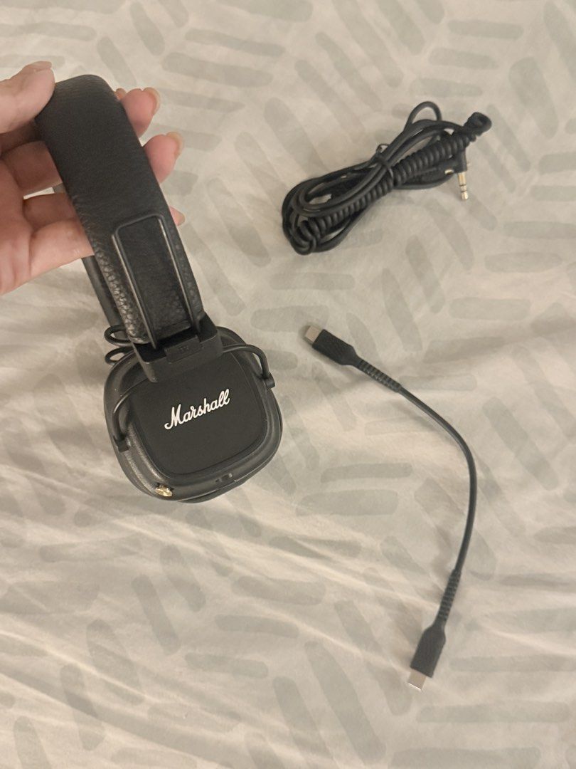 Marshall Major IV Headphones (Category: Headphones & Headsets) located in Taguig. Submitted by ivychillz (Listing ID 1423046162, Image 1). Description: - Marshall Major IV Headphones - Classic black color - Includes charging cable and audio cable - Premium sound quality - Stylish design - No more box, but I can include the case I bought for it. Rfs: upgraded.