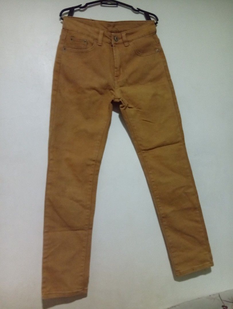 Mustard Yellow Jeans (Category: Jeans) located in Manila. Submitted by kaye18bee (Listing ID 1423014837, Image 1). Description: - Mustard yellow jeans - Slim fit - Classic five-pocket design - Button and zipper closure - Perfect for casual wear -waist 28 .
