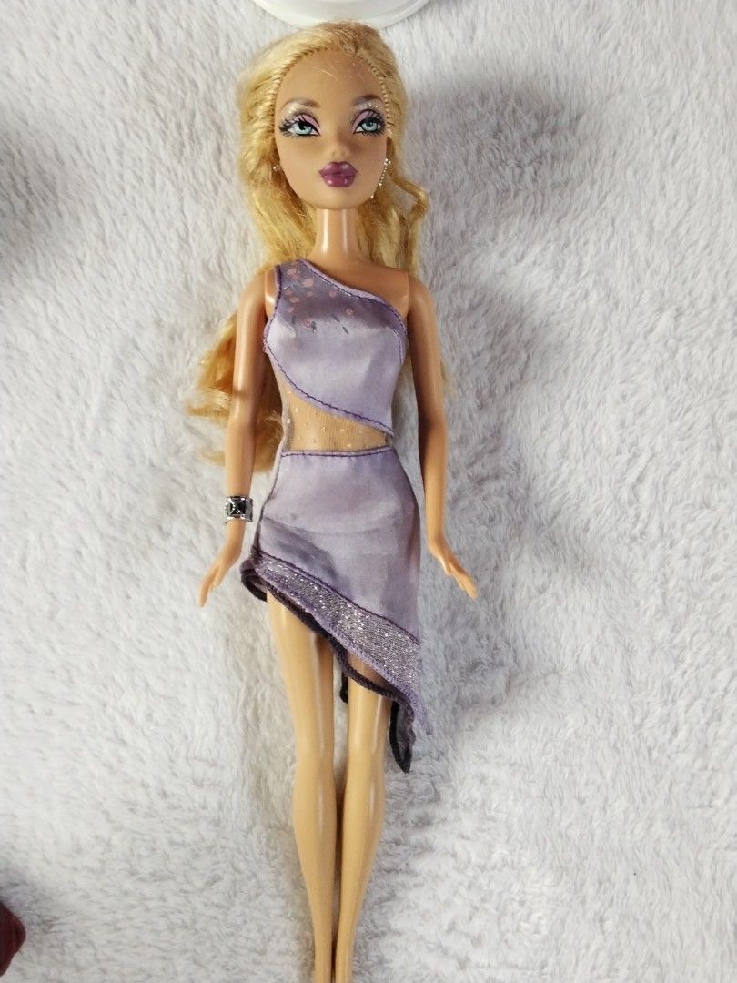 My scene dolls for sale (Category: Kids Toys) located in Goa. Submitted by liz1104 (Listing ID 1422971823, Image 2). Description: A. Barbie my scene wave 1 @ ₱ 680 no cracked, no bitemarks flaw: penmarks, stain on legs B. Rebel Style Kennedy @ ₱1,180 she's wearing og My Scene dress no cracked neck, no bitemarks broken 1 earring needs hair spa C. Jammin in Jamaica Kennedy @ ₱880 cracked neck but tight joints purple skirt- my scene tag @ ₱180 pants
