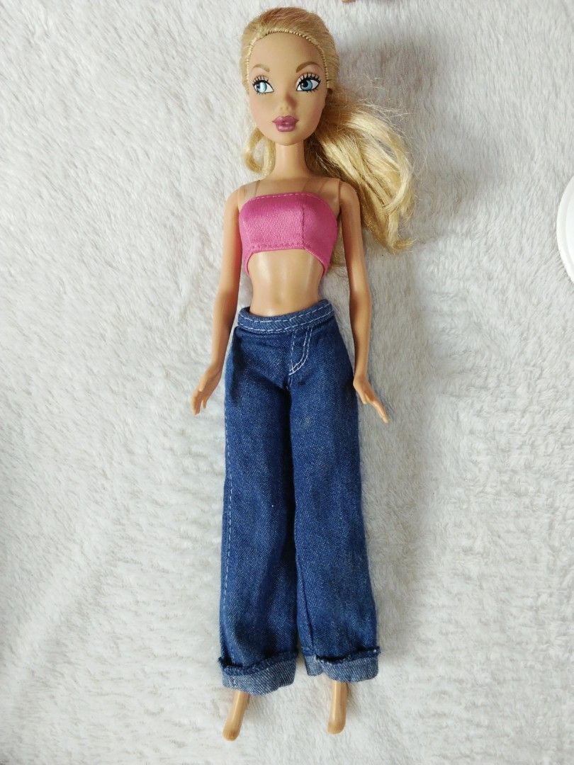 My scene dolls for sale (Category: Kids Toys) located in Goa. Submitted by liz1104 (Listing ID 1422971823, Image 3). Description: A. Barbie my scene wave 1 @ ₱ 680 no cracked, no bitemarks flaw: penmarks, stain on legs B. Rebel Style Kennedy @ ₱1,180 she's wearing og My Scene dress no cracked neck, no bitemarks broken 1 earring needs hair spa C. Jammin in Jamaica Kennedy @ ₱880 cracked neck but tight joints purple skirt- my scene tag @ ₱180 pants