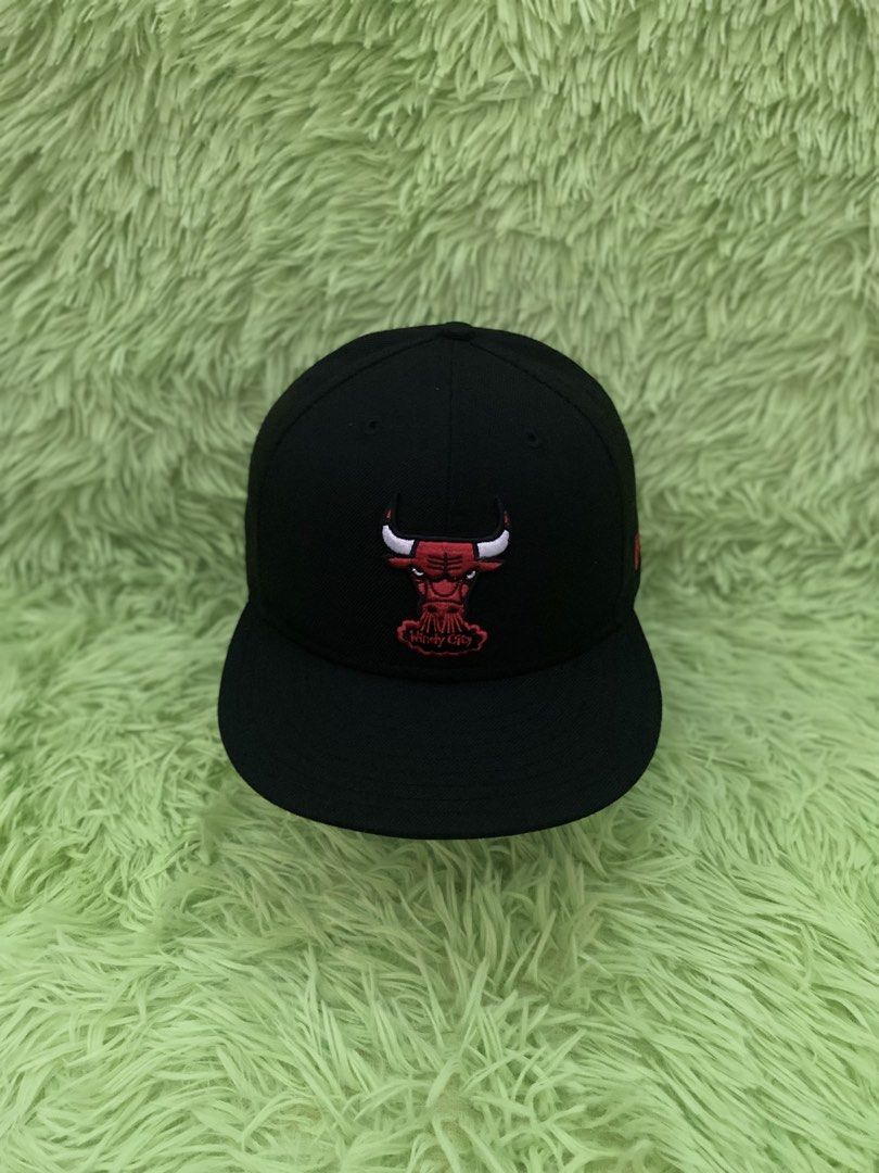 New Era Chicago Bulls 59FIFTY Cap (Category: Caps & Hats) located in Makati City. Submitted by cap_garden (Listing ID 1422948328, Image 1). Description: Brand : New Era 59fifty Style : Fitted Color : Black Materials : Wool Size : 7 1/2 Price : ₱1,600 Condition : Excellent Issue : None Location: Bel Air Makati Mop: Gcash Only (NO COD / COP) Shipping: LBC / J&T / Lalamove No Return / No Exchange.