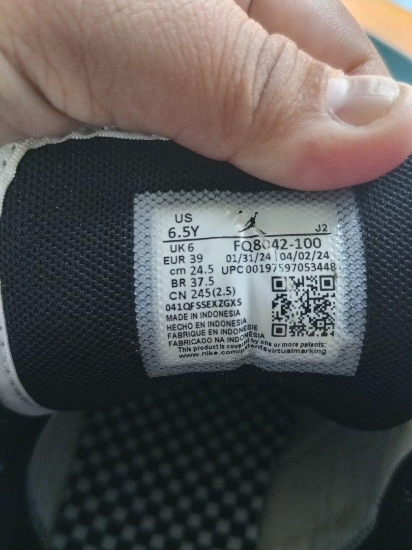 Nike Air Jordan 1 Low Formula 23 (Category: Sneakers) located in Manila. Submitted by abimow (Listing ID 1422914378, Image 3). Description: - White, blue, and black color scheme - Features the Nike swoosh and Jordan logo - Black laces and outsole - White midsole - Included another laces - Like new authentic bought from nike store no box because tinapon ko na. pwede ibalik pag peke 😆.