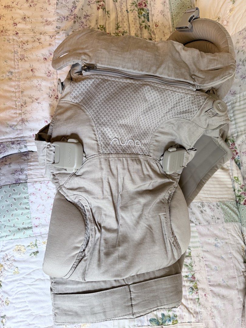 Nuna Cudl Baby Carrier (Category: Carriers & Slings) located in Quezon City. Submitted by mariaq97 (Listing ID 1422954306, Image 2). Description: BRAND NEW comes with the box and dust bag Nuna baby carrier - Adjustable straps for a comfortable fit - Supportive design - fabric and intact buckles - Neutral color .