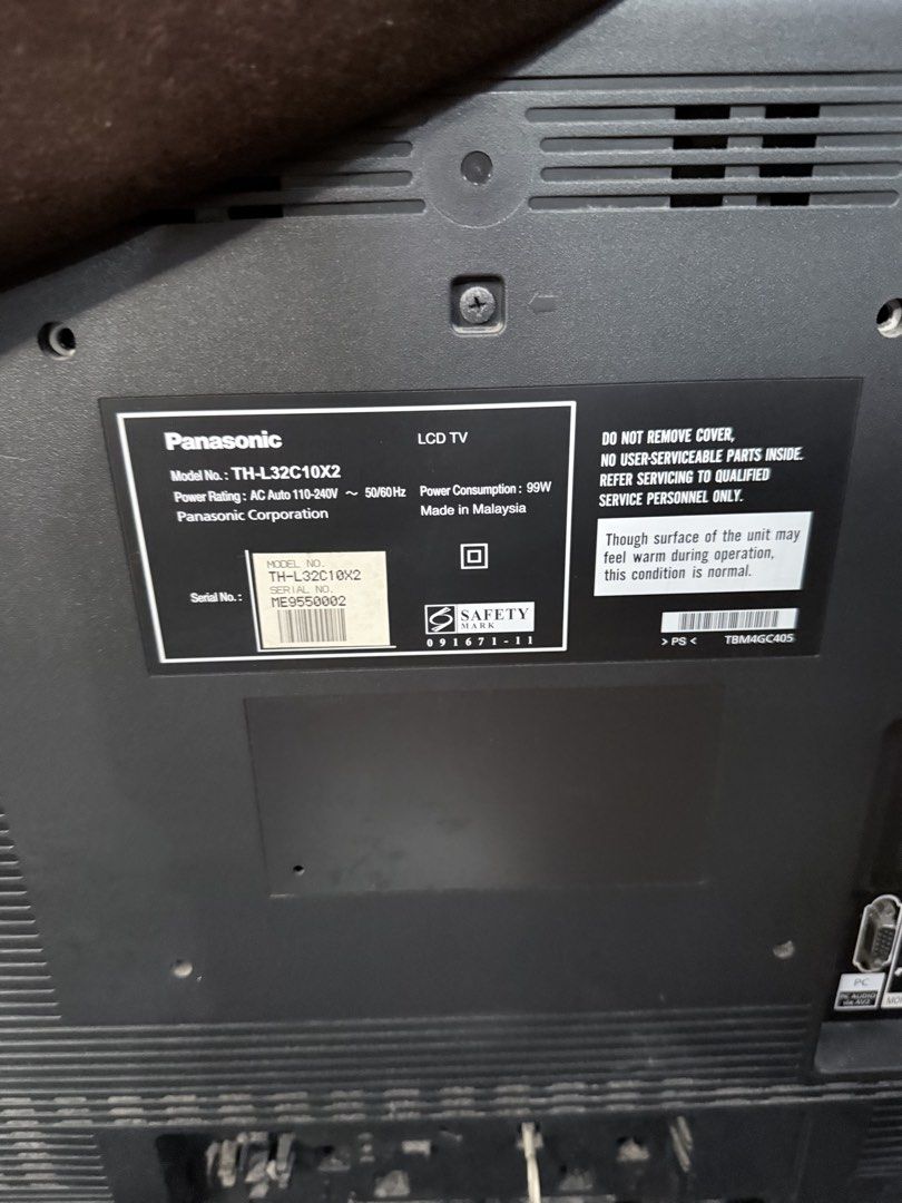 Panasonic TH-L32C10X2 LCD TV (Category: TV) located in Caloocan City. Submitted by shnicky101 (Listing ID 1422993478, Image 2). Description: - Panasonic TH-L32C10X2 LCD TV - missing remote control / unit working - Model: TH-L32C10X2 - Power: AC 110-240V, 99W - Made in Malaysia / no box.