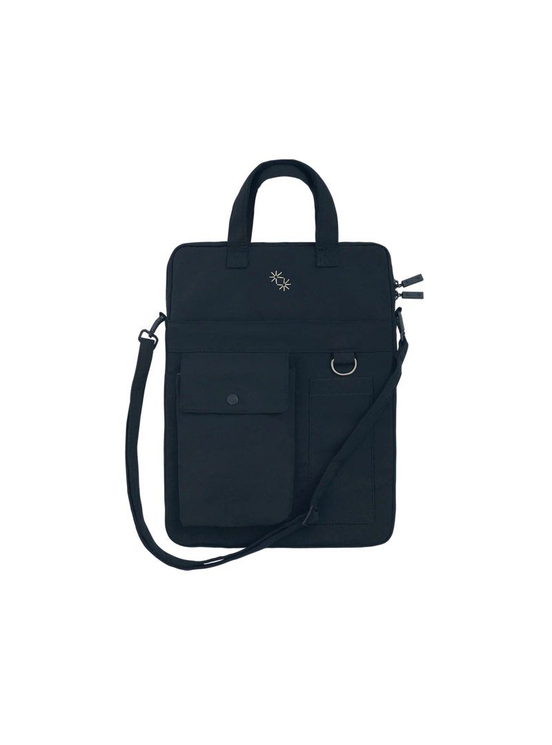 Paper Bunny Laptop Bag 13” (Navy Blue) (Category: Laptop Bags & Sleeves) located in Cebu City. Submitted by raefs (Listing ID 1423065372, Image 2). Description: Never used, bought brand new and still in plastic WITH TAG. Original price P3,600! *Actual Photos attached.