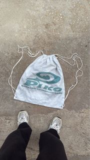 (Category: ) located in . Submitted by tshirt.thrift_ (Listing ID 1422996051, Image 1). Description: .