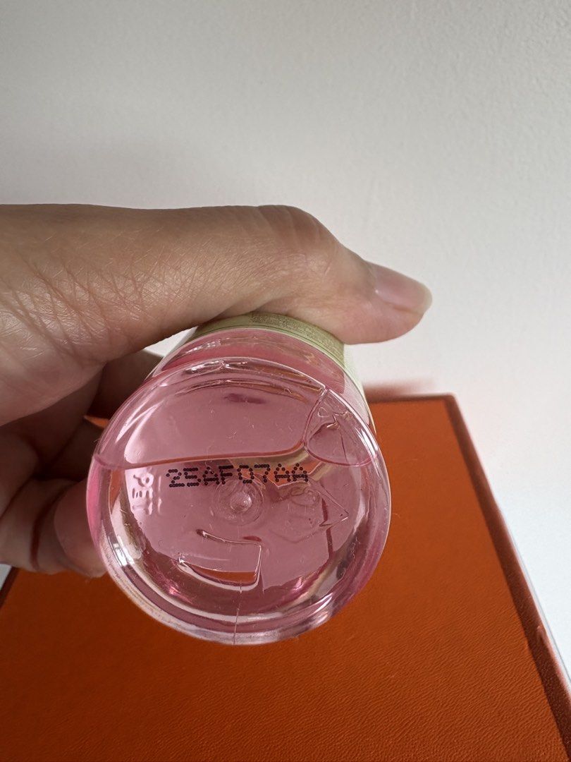 Pixi Rose Tonic Toner 💯 authentic (Category: Face Care) located in Makati City. Submitted by iz_11 (Listing ID 1422948013, Image 2). Description: Pixi Rose Tonic Toner 40ml Brand new; Production Date: July 2025 RFS: Decluttering, Decluttering NO to bogus buyers! #toner .