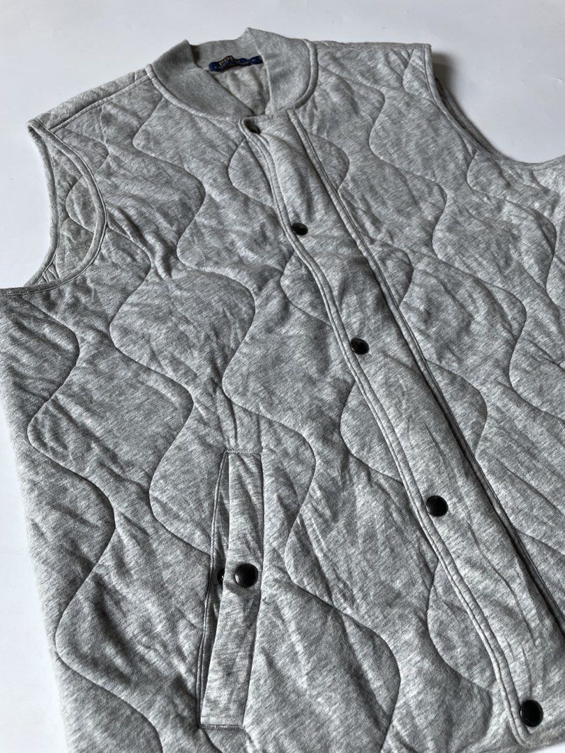 Polo Ralph Lauren Quilted Vest (Category: Vests) located in Baguio. Submitted by chronicles_cache (Listing ID 1422954573, Image 2). Description: Condition: Great Size tagged: L Width: 23 Length: 27 Shoulder: 18.