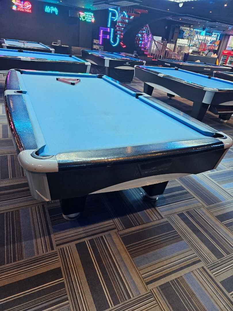 Pool table (Category: Other Sports Equipment and Supplies) located in Singapore. Submitted by ba607396 (Listing ID 1423013860, Image 3). Description: A complete 9-foot American pool table set （balls,cues,etc).
