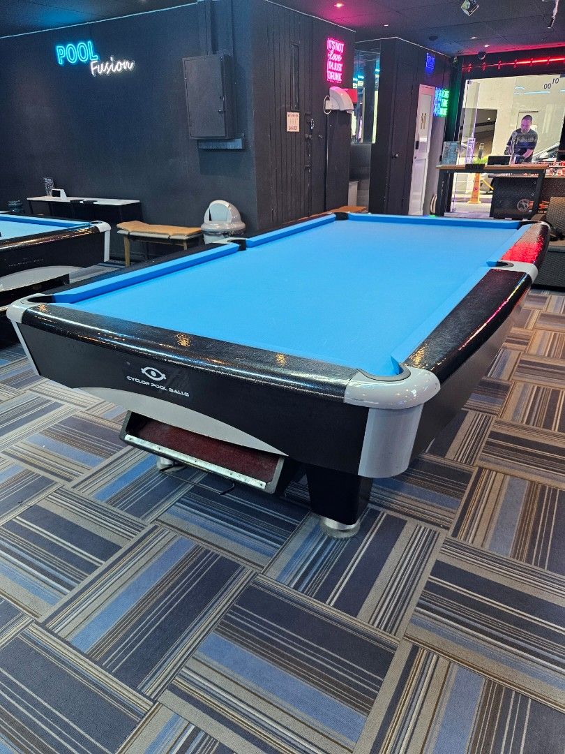 Pool table (Category: Other Sports Equipment and Supplies) located in Singapore. Submitted by ba607396 (Listing ID 1423013860, Image 2). Description: A complete 9-foot American pool table set （balls,cues,etc).