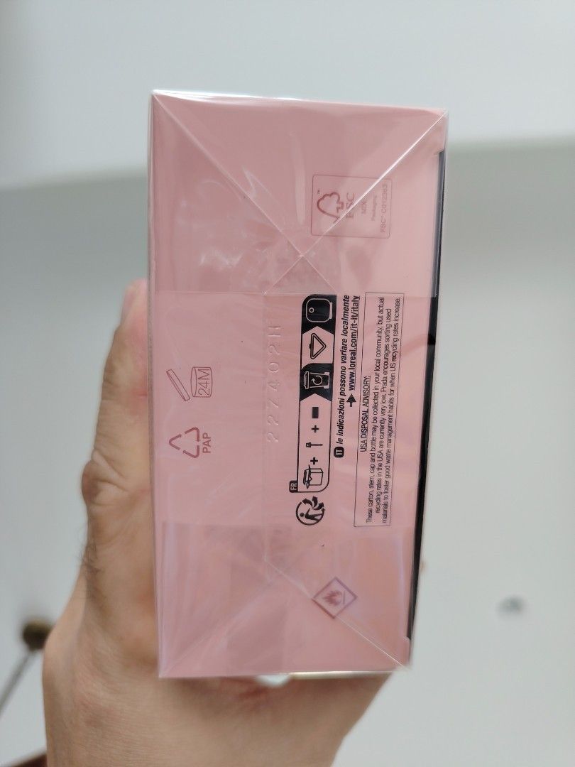 Prada Paradoxe 90ml (Category: Fragrance & Deodorants) located in Singapore. Submitted by ksmik (Listing ID 1397276921, Image 3). Description: - Brand new, sealed Prada Paradoxe Eau de Parfum - 90ml bottle - Feminine fragrance - Ideal for gifting or personal use - Comes in original packaging - More than 50% discount from ichangi pricing.