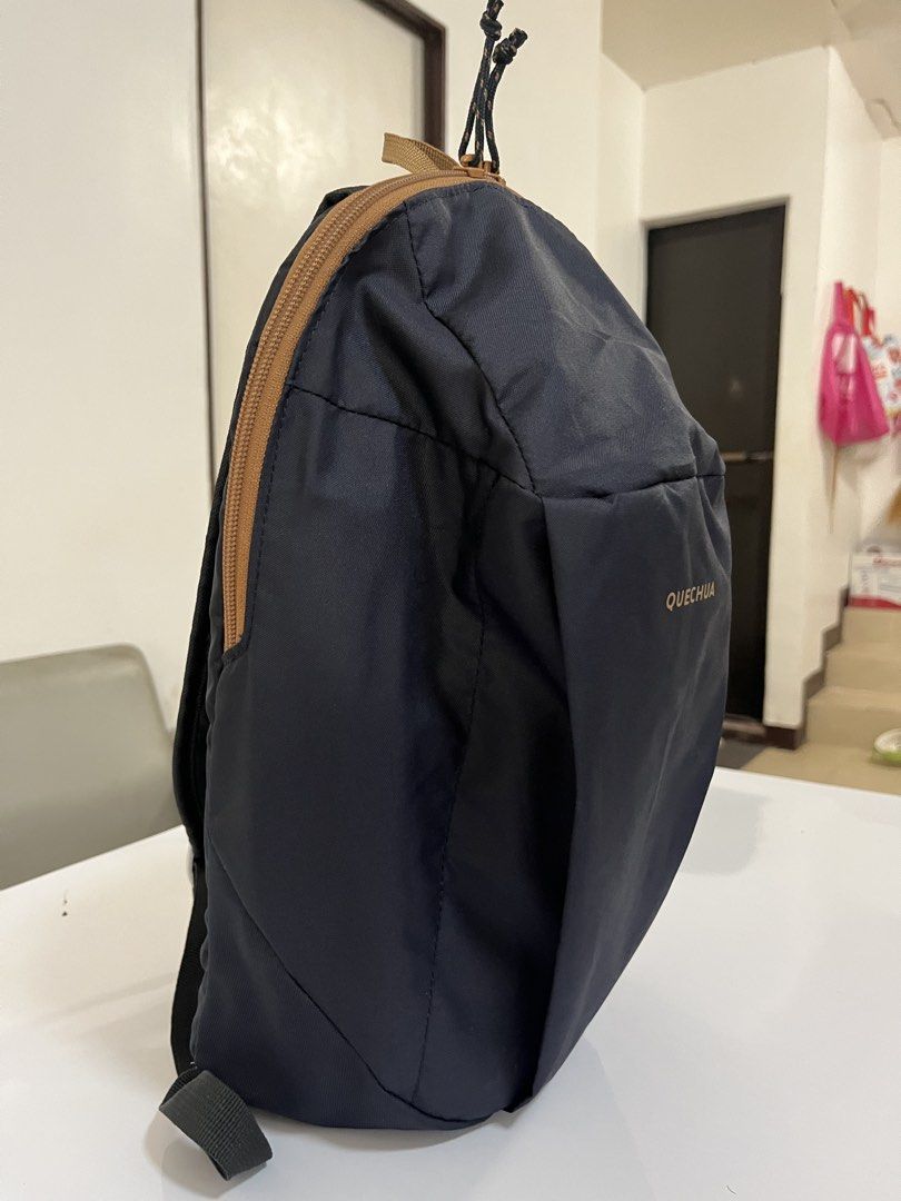 Quechua NH100 10L Deep Blue Backpack (Category: Backpacks) located in Indang. Submitted by cyrelrdrgz_ (Listing ID 1422926798, Image 3). Description: Color: Deep Blue Purchased at Decathlon.
