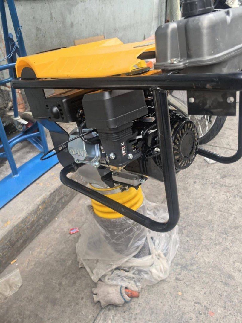 Robin Tamping Rammer (Category: Construction Tools & Equipment) located in Manila. Submitted by joeyroque09 (Listing ID 1422999388, Image 2). Description: Robin Tamping Rammer.