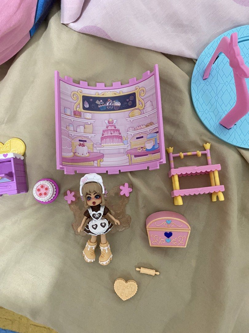 Royale High Bakery Set Toy (Category: Kids Toys) located in Iloilo. Submitted by himeachan (Listing ID 1422989989, Image 3). Description: Royale High Bakery Set Toy without the toy code - No Defect / No evident stains- PM for inquiries / details.