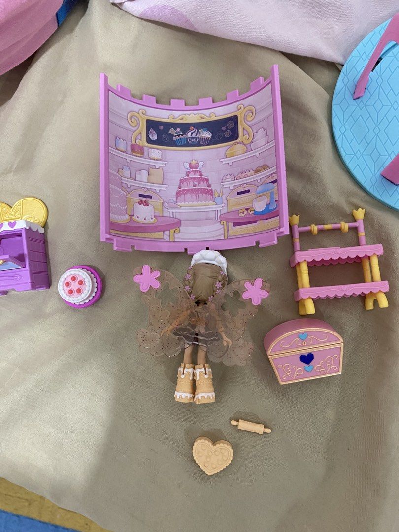 Royale High Bakery Set Toy (Category: Kids Toys) located in Iloilo. Submitted by himeachan (Listing ID 1422989989, Image 1). Description: Royale High Bakery Set Toy without the toy code - No Defect / No evident stains- PM for inquiries / details.