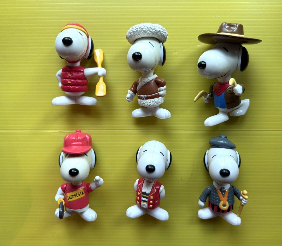 Snoopy Figures (Category: Toy Figures) located in Singapore. Submitted by tickatee (Listing ID 1422930833, Image 1). Description: $5 each. Self collect at Punggol Field. Mailing additional $3. All 6:$25.