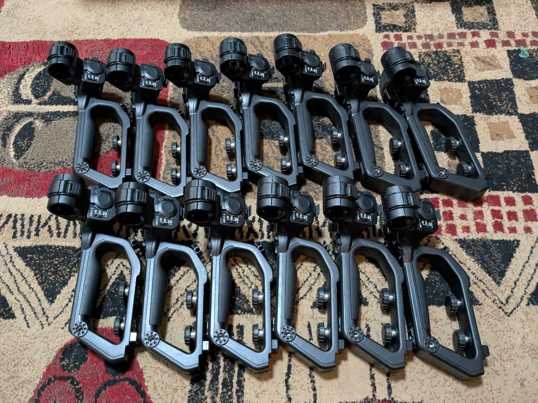 Sony PXW-FS5 XLR Top Grip Handle (Category: Video Cameras) located in Makati City. Submitted by thepatentedmill.ph (Listing ID 1423008069, Image 1). Description: - Sony PXW-FS5 XLR Top Grip Handle - Good Condition - for Sony FS5 Video Cameras - 9/10 Overall Cosmetics - Price: 2,000.00 / Each - Open for Take All Offer RFS: Decluttering.