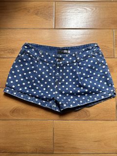 (Category: ) located in . Submitted by yoonstar (Listing ID 1422966850, Image 1). Description: .