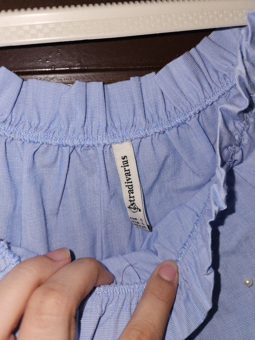 Stradivarius - Small (Category: Blouses) located in Quezon City. Submitted by declutterbcozynot (Listing ID 1423000946, Image 3). Description: stradivarius small RFS: gained weight after giving birth.