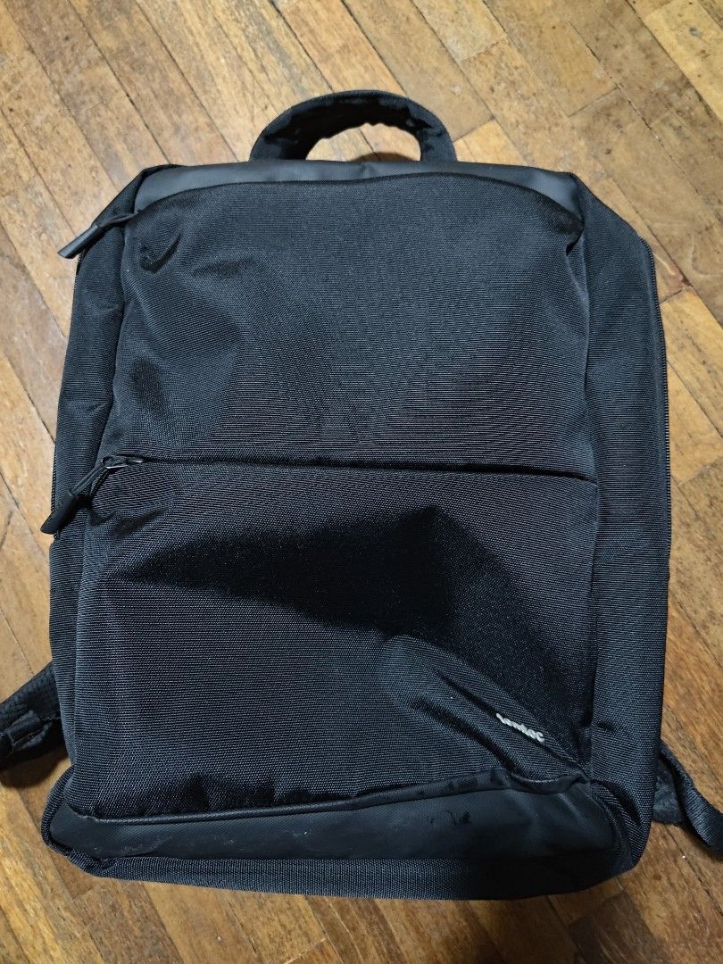 Tomtoc Workpack (Category: Backpacks) located in Kuala Lumpur. Submitted by kenjiw. (Listing ID 1423064951, Image 1). Description: bag has been used for quite some time but condition still great ykk zippers thru and thru padded laptop sleeve fit up to 16 inch.
