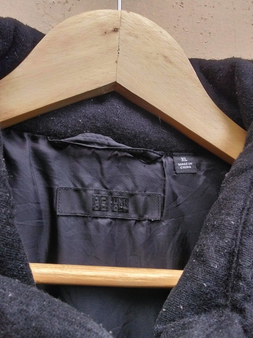 Uniqlo Padded Vest - XL (Category: Vests) located in Quezon. Submitted by thrift.21 (Listing ID 1423027108, Image 2). Description: - Uniqlo padded vest is in black - Dimes: 24x28 - The vest is size XL - Made in China .