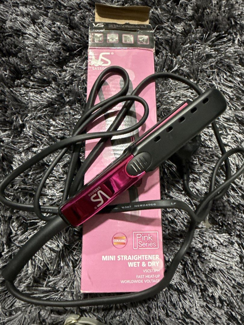 VS Sassoon Pink Series Mini Straightener (Category: Hair) located in Taguig. Submitted by allthings.loved (Listing ID 1423040688, Image 2). Description: Mini Hair Straightener Wet & Dry Used once/ with box RFS: was gifted a dyson/decluttering SF C/o Buyer Loc: Makati.