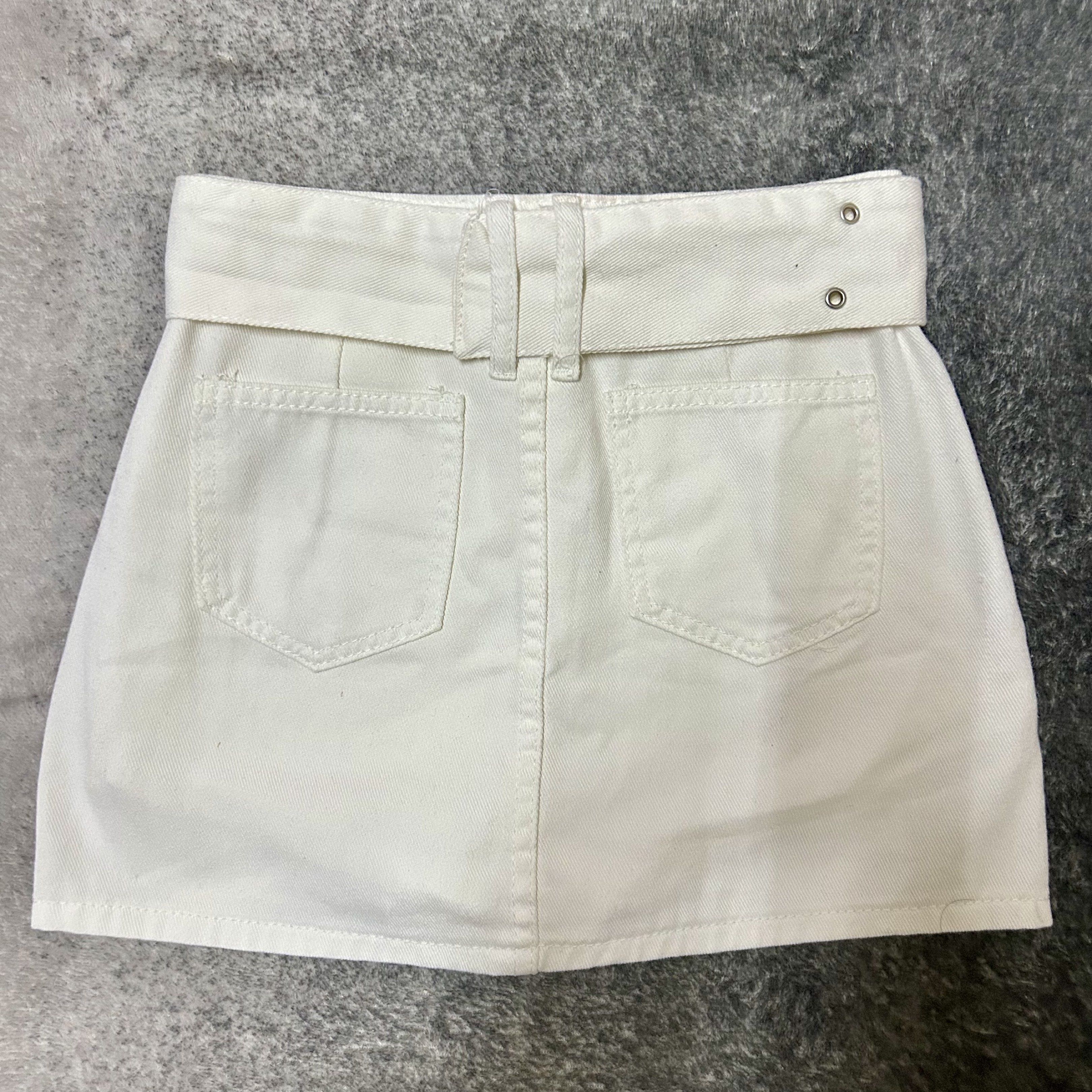White Denim Skirt with Belt (Category: Skirts) located in Butuan. Submitted by ishinitially (Listing ID 1422906064, Image 2). Description: perfect for a chic outfit! ⋆˚𝜗𝜚˚⋆ used only once! - wide belt with silver buckle - high-waisted - two back pockets - has built in shorts fits small.