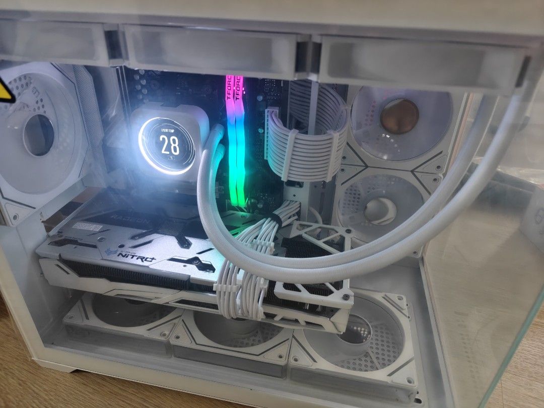 White Gaming PC 32GB DDR565604801995393112