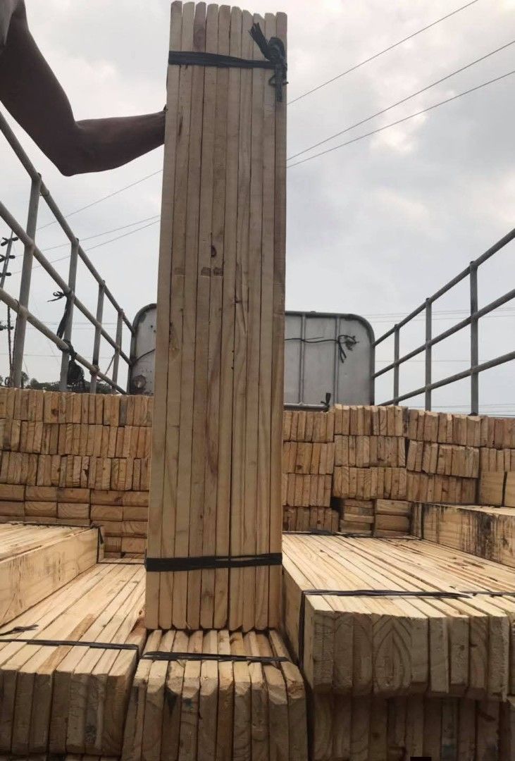Wood Lumber Pallets (Category: Construction & Building Materials) located in Valenzuela. Submitted by lizamachad65865 (Listing ID 1423065067, Image 1). Description: - Wood lumber pallets available - Bundled and ready for transport - Ideal for construction, DIY, and repurposing - Various sizes and quantities - Contact for pricing and inquiries - Delivery options available - Perfect for furniture, garden features, and other projects.