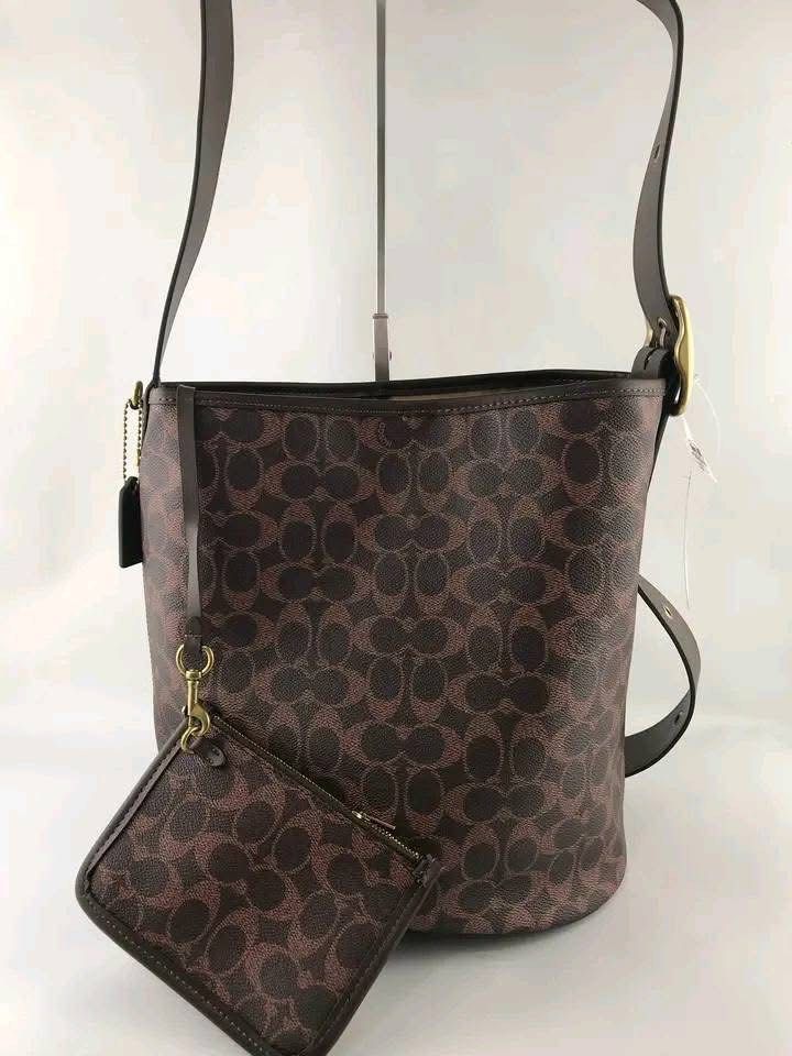☘️ CCH Bleeker Bucket Bag Large (Category: Luxury Bags & Wallets) located in Manila. Submitted by vera.prudence (Listing ID 1423086502, Image 2). Description: ☘️ CCH Bleeker Bucket Bag Large 27cm (L) x 30cm (H) x 12cm (W) P2,200 Actual Photo Plus SF.