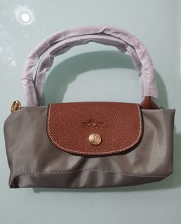 （分類：）位於 。 由 HappyDogDog 提交（商品編號 1423237706，圖片 1）。簡介： 。