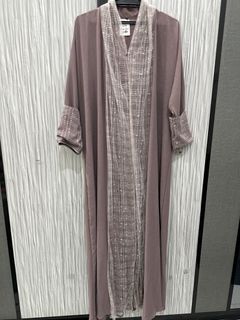 (Category: ) located in . Submitted by abayaloversdubai (Listing ID 1423237736, Image 1). Description: .