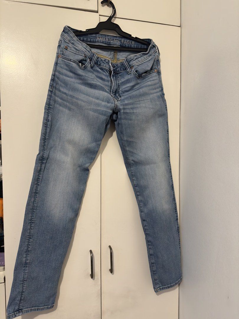 American Eagle Jeans Stretchy 32 Waist (Category: Jeans) located in Manila. Submitted by rielam07_ (Listing ID 1423194692, Image 1). Description: - American Eagle jeans - Light blue wash - Straight leg - Classic five-pocket design - Zip fly and button closure - Medium wash with fading on thighs and knees Stretchy and comfortable. 32 waist.