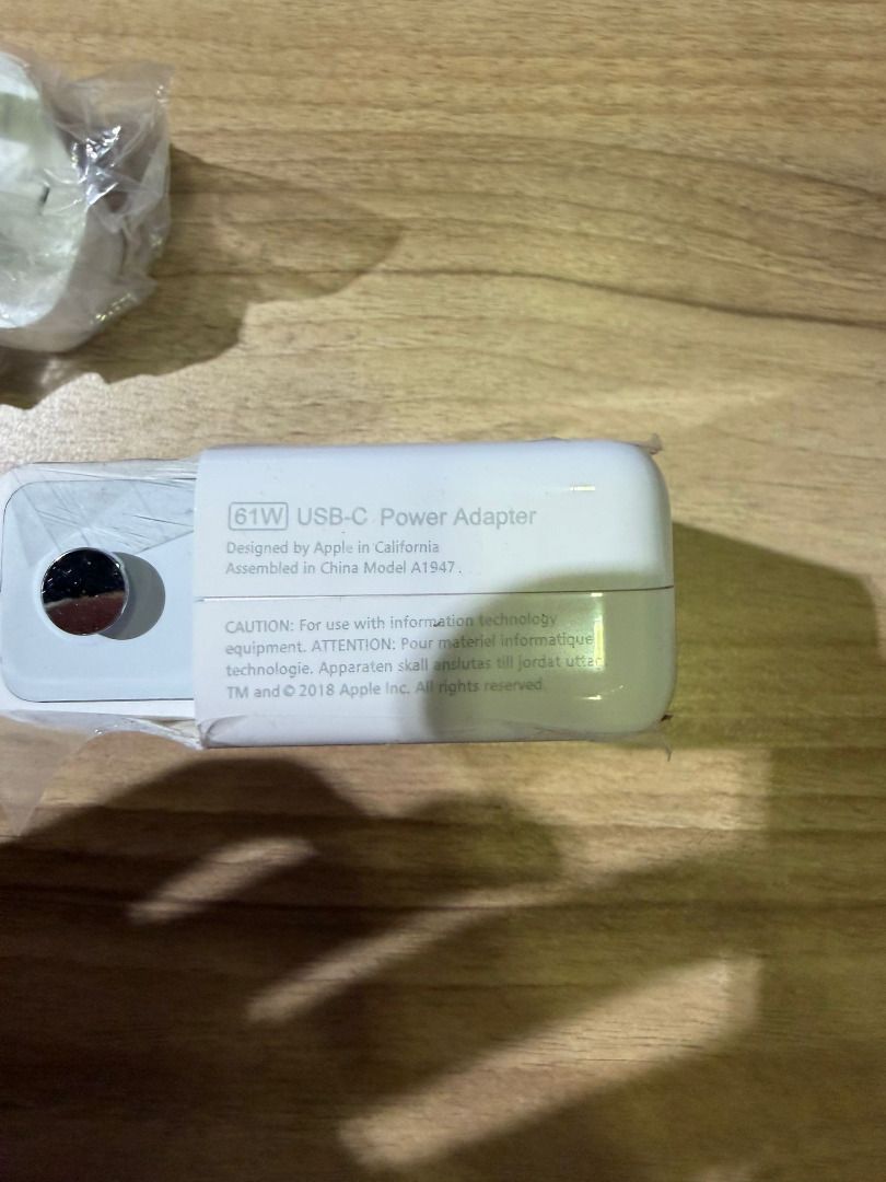 Apple 61W USB-C Power Adapter406064198489231361