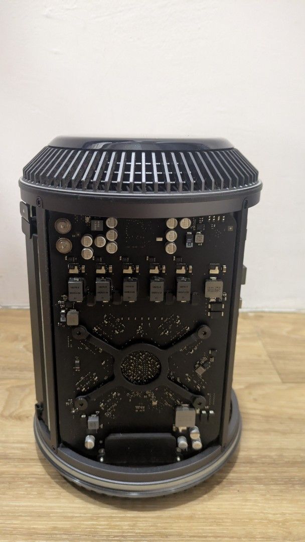 Apple Mac Pro (Late 2013)65673108628225114