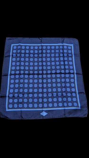 Atelier Versace blue silk medallion pocket square (Category: Luxury Accessories) located in Rizal. Submitted by sheitla (Listing ID 1423190000, Image 1). Description: 📍Lower Antipolo City Atelier Versace blue silk medallion pocket square featuring a glossy, hand-rolled finish. Used once lang, then na stock na. Excellent condition. .
