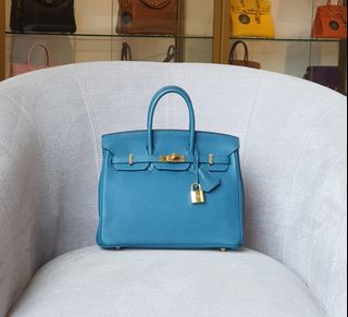(Category: ) located in . Submitted by luxurydesignerbrands (Listing ID 1423101928, Image 1). Description: .