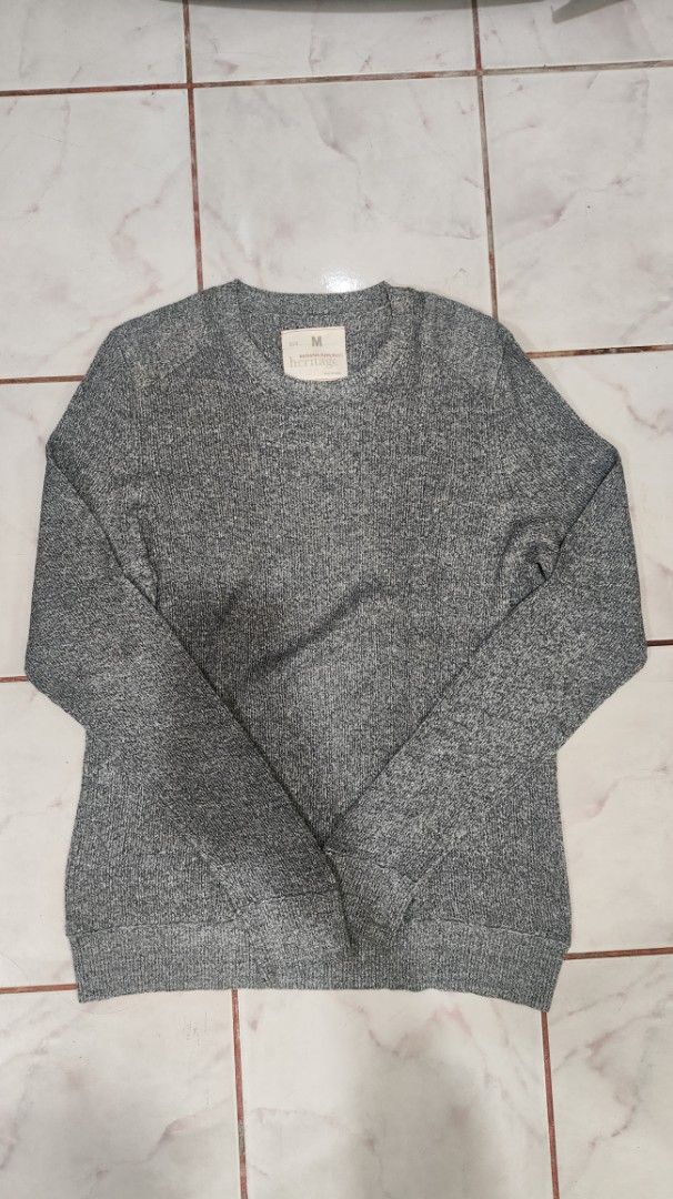 Banana Republic Gray Sweater Size M (Category: Coats, Jackets and Outerwear) located in Taguig. Submitted by vaynardcai (Listing ID 1423243957, Image 1). Description: Good condition Size on tag - Medium, but fits Large Shoulder : 18" Armpit : 20" Length : 28" Sleeve length : 30" Note: You are buying a used item, so please manage your expectations. Cleaning them before use is highly recommended..