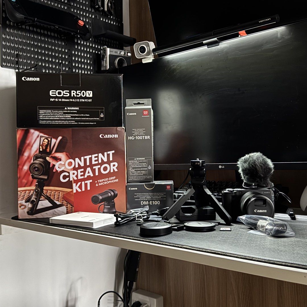 Canon EOS R50V R50 V Content Creator Kit Vlogging Creation Camera (Category: Video Cameras) located in Quezon City. Submitted by consoleciety (Listing ID 1423146327, Image 1). Description: Selling Canon EOS R50V Content Creator Kit for ₱45,000 SRP is ₱64,998, so you’re saving ₱19,998 but still getting a like-new unit. V-SERIES FEATURES: —4K 60p / 10-bit C-Log 3 cinematic video —Dual Pixel AF II Eye-Tracking (Humans/Animals) —Silent Power Zoom Len