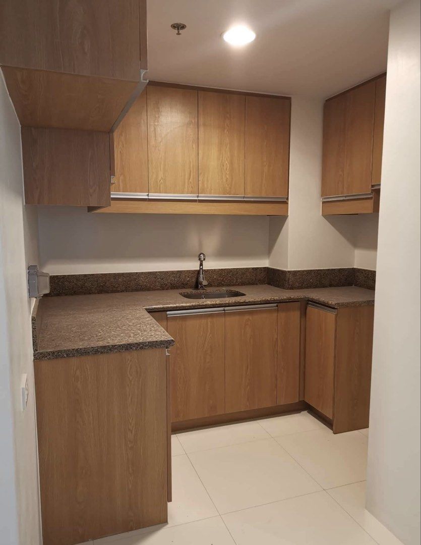CENTRAL PARK WEST (Category: Apartments & Condos) located in Las Pinas. Submitted by donpatiu0926 (Listing ID 1423203046, Image 1). Description: 🚩For Sale: Condominium BGC🚩 🎈🎈🎈GOOD BUY 🎈🎈🎈 CENTRAL PARK WEST 36th St. Corner 7th Avenue, BGC, Taguig City Three bedroom converted to a Two Bedroom Unit 25th Floor Floor Area: 100 sqm With 1 Parking Space Finished Walking distance to Uptown Mall & Mitsokoshi Mall With Maids/Utility Area Inclusion