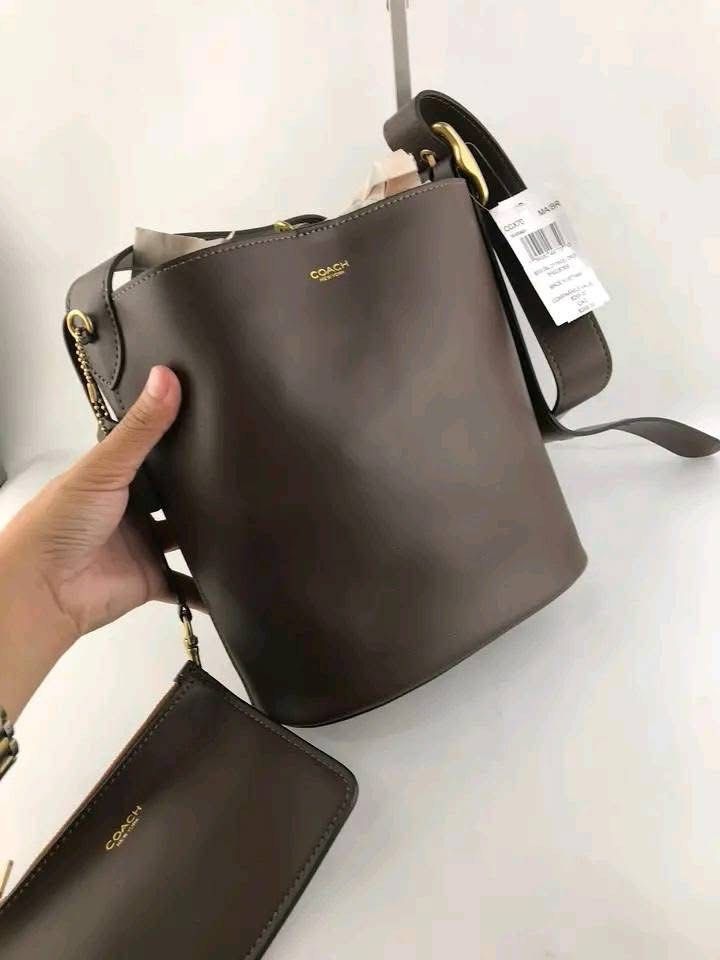 Cch Bucket Bag with Removable Pouch (Category: Luxury Bags & Wallets) located in Manila. Submitted by vera.prudence (Listing ID 1423087071, Image 2). Description: ☘️ CCH Bleeker Bucket Bag Large 27cm (L) x 30cm (H) x 12cm (W) P2,200 Actual Photo Plus SF.