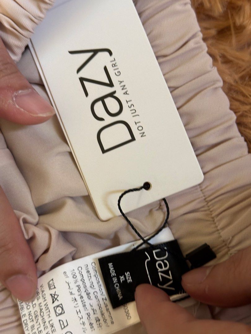 Dazy Tiered Layered Midi Skirt (Category: Skirts) located in Lopez. Submitted by rm_findscollection (Listing ID 1423236626, Image 3). Description: Product Details: • Brand: SHEIN (DAZY) • Size: XL (fit to Small-XL size) • Waist: 26 waist • Length: 32 • Color: Beige | Cream • Condition: Excellent, brand new!.