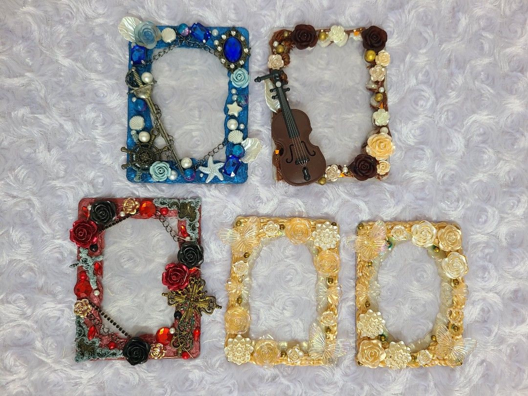 Decoden Decorated Toploader (Category: Handmade Craft) located in Cavite. Submitted by vantaeshop (Listing ID 1423138203, Image 1). Description: SOLD: Blue, Brown, Red AVAILABLE: 2 Yellow.