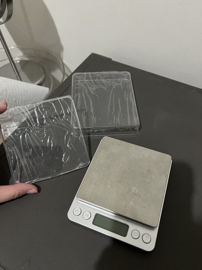 Digital Pocket Scale (Category: Health Monitors & Weighing Scales) located in Quezon City. Submitted by styleandcomfort (Listing ID 1423236865, Image 2). Description: Message ne for inquiries 😊 - Digital pocket scale - Max capacity: 500g - Clear LCD display - Includes protective covers - Requires 2 AAA batteries - Perfect for small items.