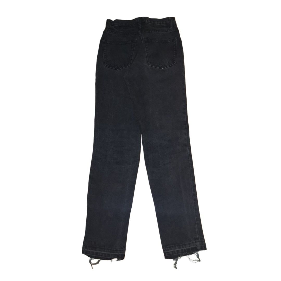 Gap Denim Pants (Black) L39 x W26 (Category: Trousers) located in General Mariano Alvarez. Submitted by hundred_lives (Listing ID 1423238670, Image 2). Description: Gap Denim Pants (Black) L39 x W26 Tags: levis evisu kanye west adidas tough jeans von dutch affliction wornstar tapout juicy couture y2k baggy gothic punk christian audigier smet.