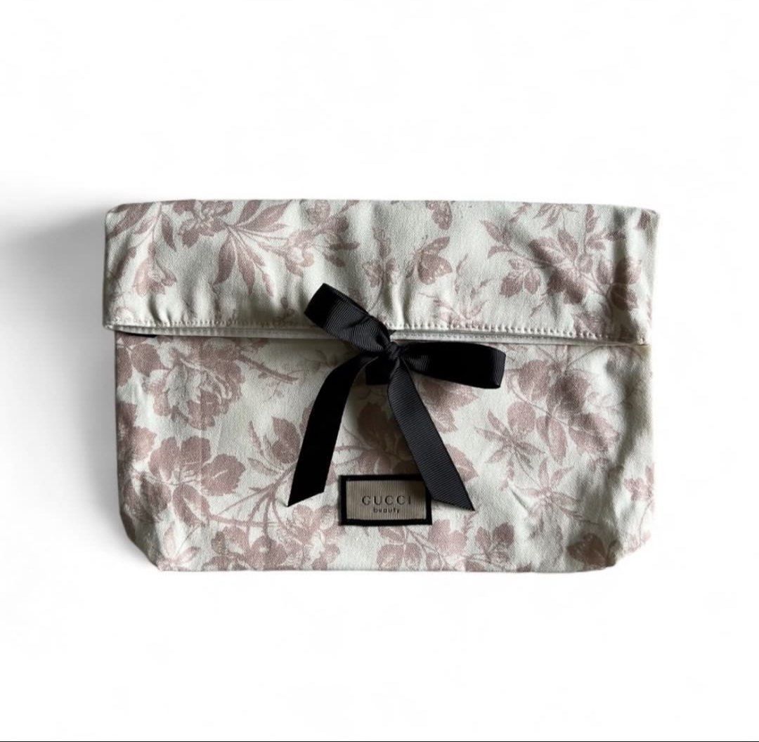 GUCCI Beauty Small Canvass Pouch Set (Category: Fragrance & Deodorants) located in Davao. Submitted by allthisandmore (Listing ID 1423094891, Image 3). Description: Inclusions: • (1) Canvass Pouch • (2) Gucci Bloom Eau de Parfum Vial 1.5mL : 0.05mL .