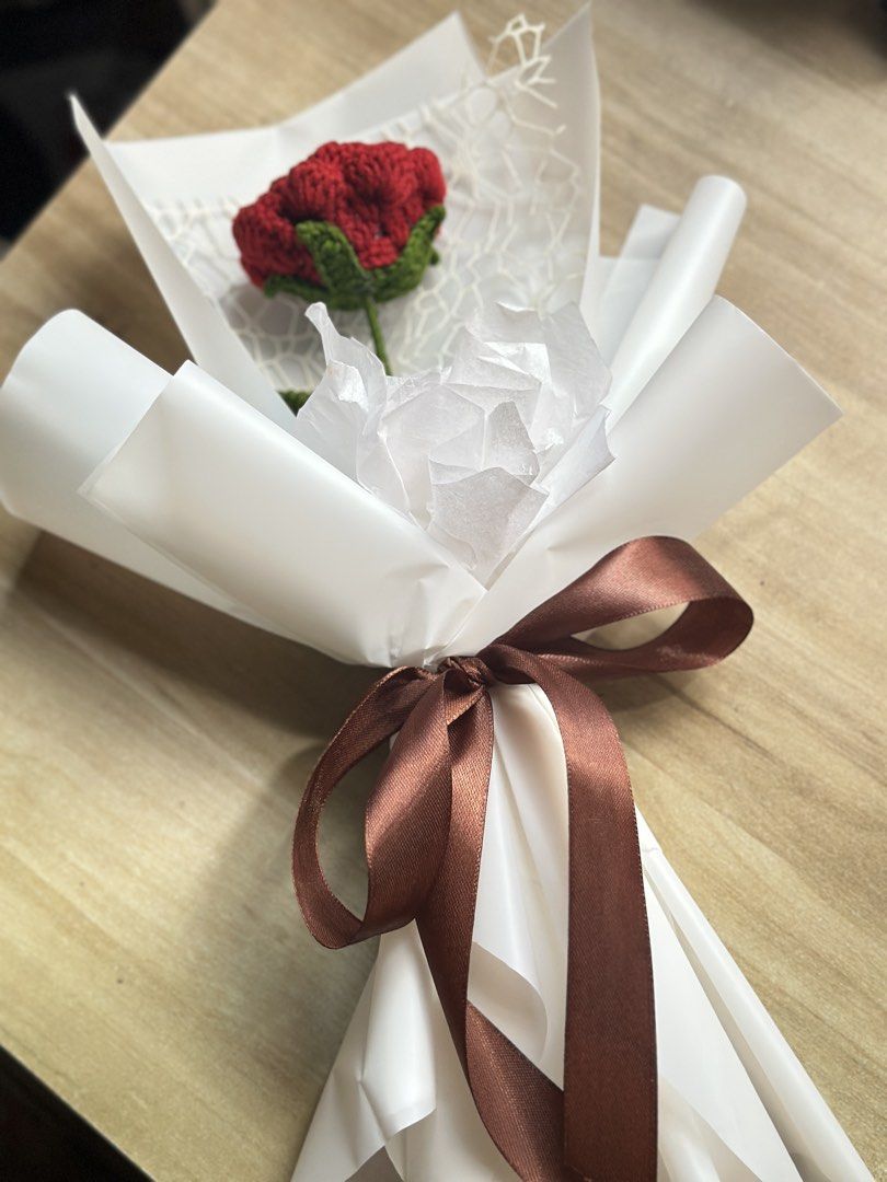 Handmade Crochet Red Rose Bouquet (Category: Flowers & Bouquets) located in Caloocan City. Submitted by jadeclutter (Listing ID 1423108657, Image 3). Description: .